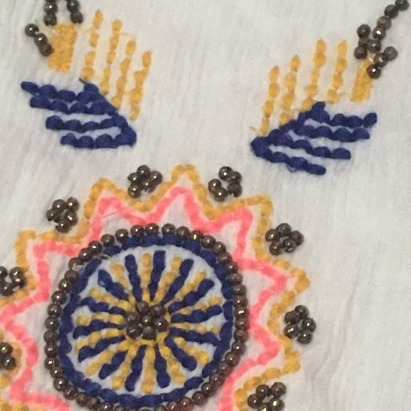 Like New Beautiful Beaded Cami - Picture 5 of 7